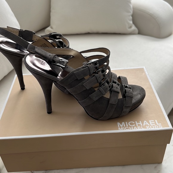 Michael Kors - Picture 2 of 2